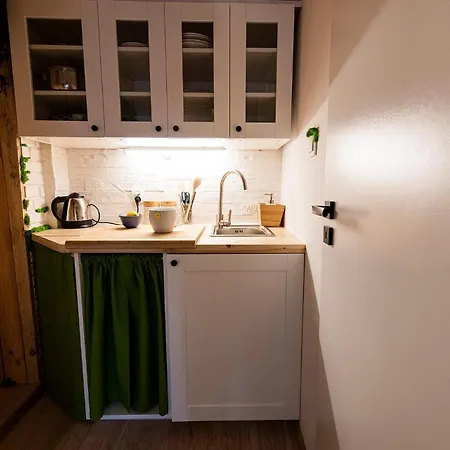 Niewielkie Przytulne Poddasze Z Widokiem Na Ratusz Poznan