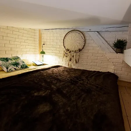 Niewielkie Przytulne Poddasze Z Widokiem Na Ratusz Διαμέρισμα